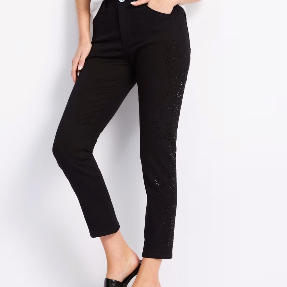 NWT DEMOCRACY
Ab Solution Seamless Embellished Jean